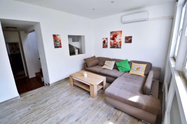 Apartman Martina Betina  Extérieur photo